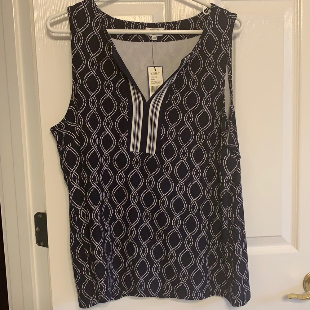 Crown and Ivy summer top